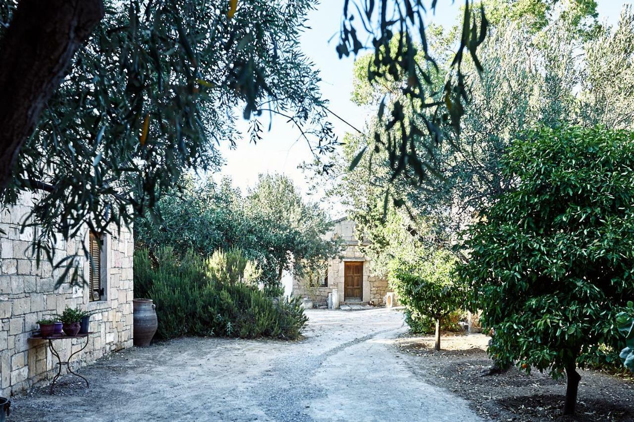 Nikolaou Art Residence Aegina エクステリア 写真
